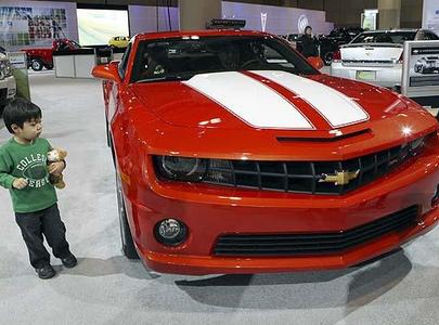 A 2010 Chevrolet Camaro, an Oshawa-built revival of the 1960s muscle car, is displayed at the Canadian International Auto Show in Toronto Feb. 16, 2009.