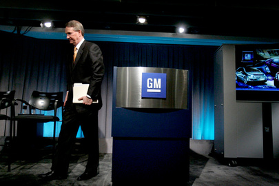 General Motors Chairman and Chief Executive Rick Wagoner walks off after addressing the media about the company's restructuring plans in Detroit in this Feb. 17, 2009 file photo. It was learned March 29 that Wagoner would step down at the request of the U.S. panel in charge of the auto bailout.