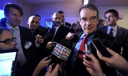 UAW President Bob King answers reporters questions. (Todd McInturf / The Detroit News)