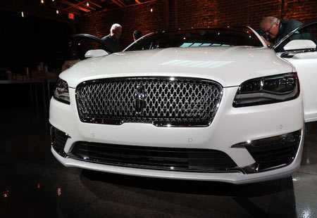 Outside, the MKZ features the new look Lincoln front grille.