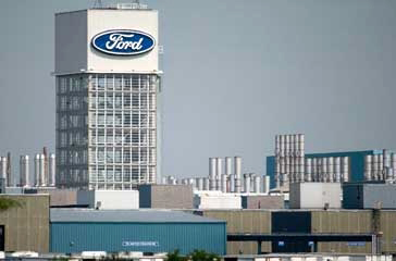 Ford's assembly plant near St. Thomas, Ont., which was scheduled to be closed in 2010, will be kept open another year
