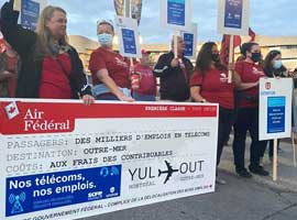 Unifor members protest to keep telecom jobs in Canada